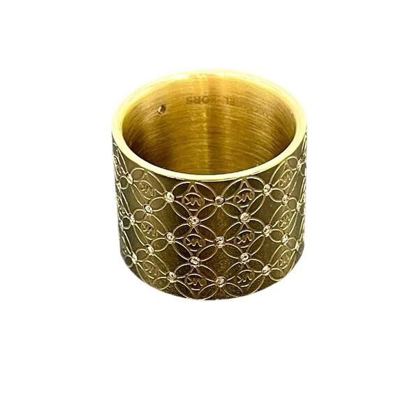 Michael Kors Gold Plated‎ Pave
Monogram Heritage Band Barrel Cigar Ring size 7 - Picture 4 of 10